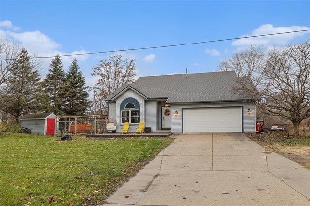 Builiding view three for 2219 Maguire, Grand Rapids, MI. 49525