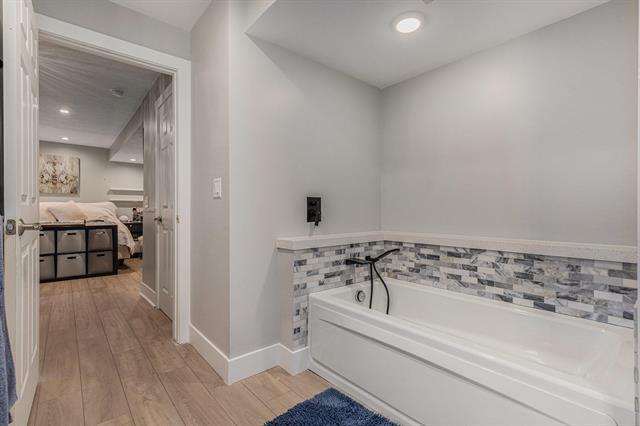 Builiding view twenty two for 2219 Maguire, Grand Rapids, MI. 49525