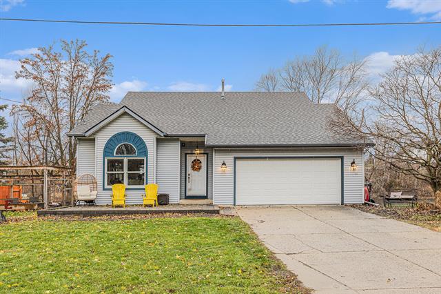 Builiding view two for 2219 Maguire, Grand Rapids, MI. 49525