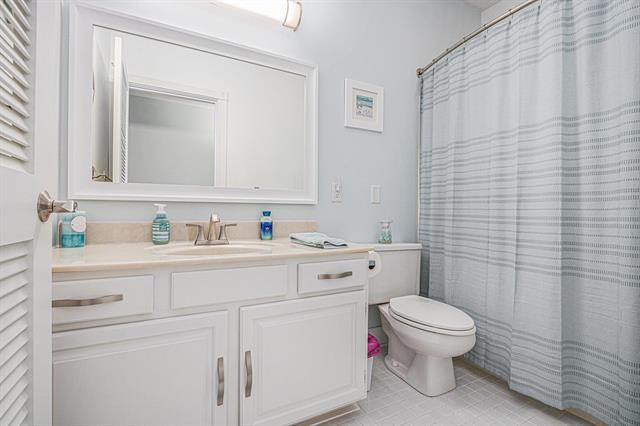 Builiding view eighteen for 259 Kalamazoo, South Haven, MI. 49090