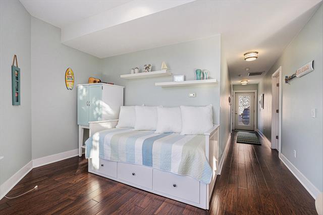 Builiding view fifteen for 259 Kalamazoo, South Haven, MI. 49090