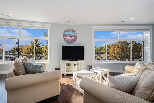 Builiding view one for 259 Kalamazoo, South Haven, MI. 49090