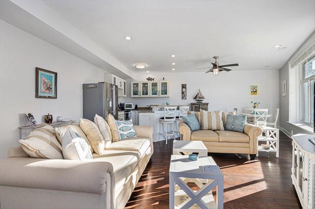 Builiding view ten for 259 Kalamazoo, South Haven, MI. 49090