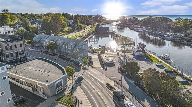 Builiding view thirty one for 259 Kalamazoo, South Haven, MI. 49090