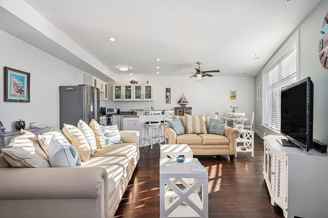 Builiding view twenty four for 259 Kalamazoo, South Haven, MI. 49090