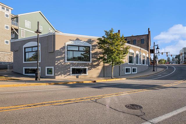 Builiding view twenty seven for 259 Kalamazoo, South Haven, MI. 49090