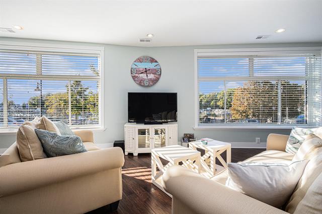 Builiding view twenty two for 259 Kalamazoo, South Haven, MI. 49090