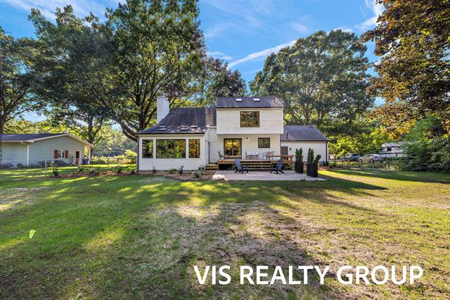 Builiding view eighty three for 18630 Fruitport, Spring Lake, MI. 49456