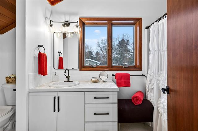 Builiding view fifty one for 18630 Fruitport, Spring Lake, MI. 49456