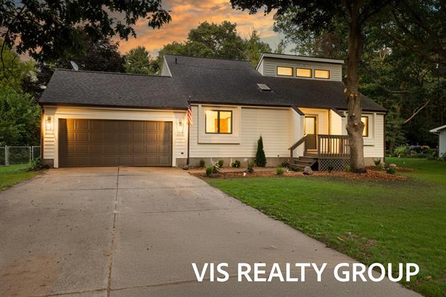 Builiding view one for 18630 Fruitport, Spring Lake, MI. 49456