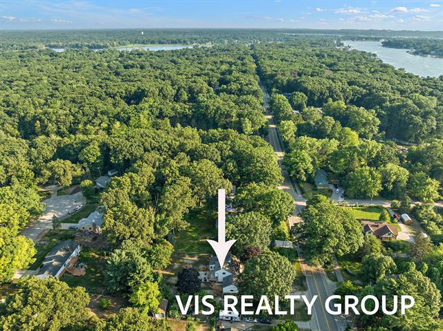 Builiding view seventy five for 18630 Fruitport, Spring Lake, MI. 49456