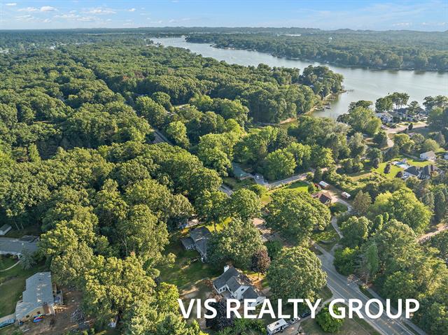 Builiding view seventy one for 18630 Fruitport, Spring Lake, MI. 49456