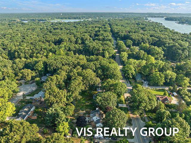 Builiding view seventy for 18630 Fruitport, Spring Lake, MI. 49456