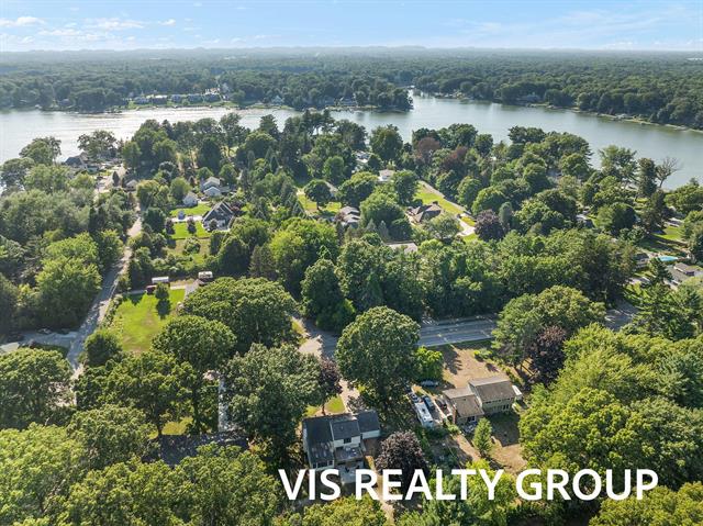 Builiding view sixty eight for 18630 Fruitport, Spring Lake, MI. 49456