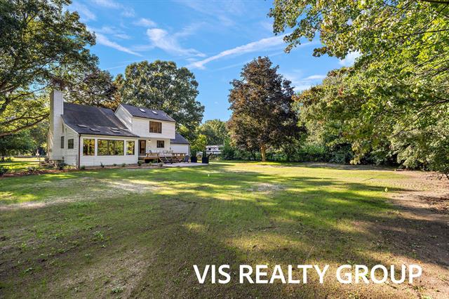 Builiding view sixty one for 18630 Fruitport, Spring Lake, MI. 49456