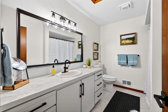 Builiding view thirty six for 18630 Fruitport, Spring Lake, MI. 49456