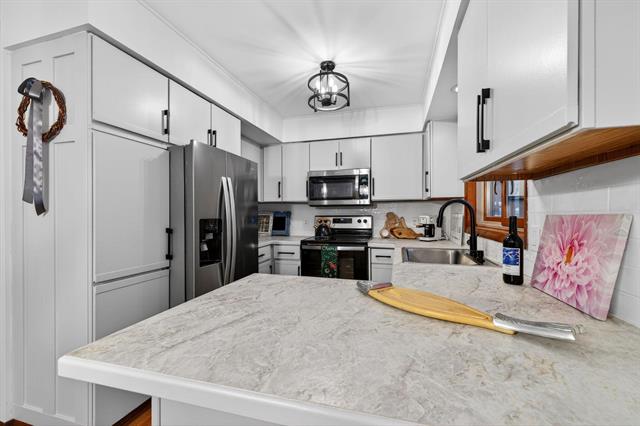 Builiding view thirty for 18630 Fruitport, Spring Lake, MI. 49456