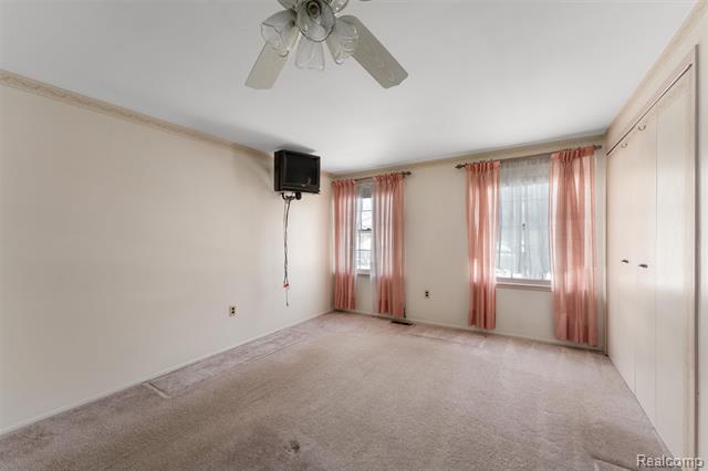 Builiding view eight for 30190 Northgate, Southfield, MI. 48076