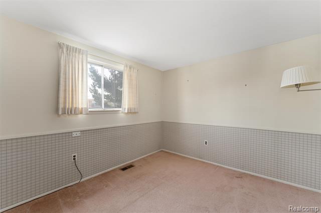 Builiding view nine for 30190 Northgate, Southfield, MI. 48076