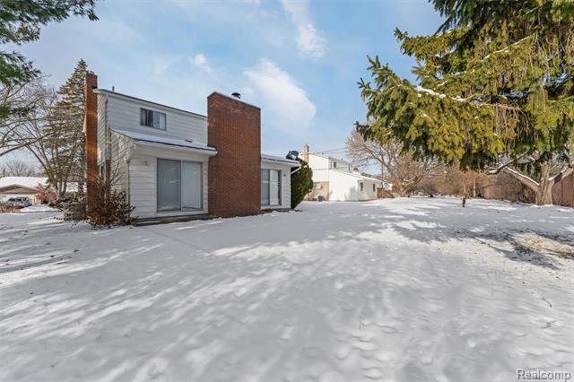 Builiding view thirteen for 30190 Northgate, Southfield, MI. 48076