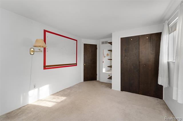 Builiding view twelve for 30190 Northgate, Southfield, MI. 48076