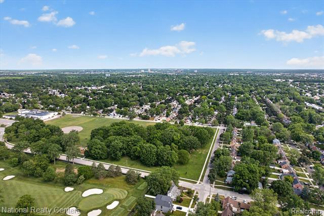 Builiding view fifty for 2436 N Vermont, Royal Oak, MI. 48073