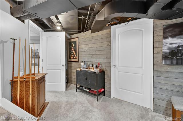 Builiding view thirty five for 2436 N Vermont, Royal Oak, MI. 48073