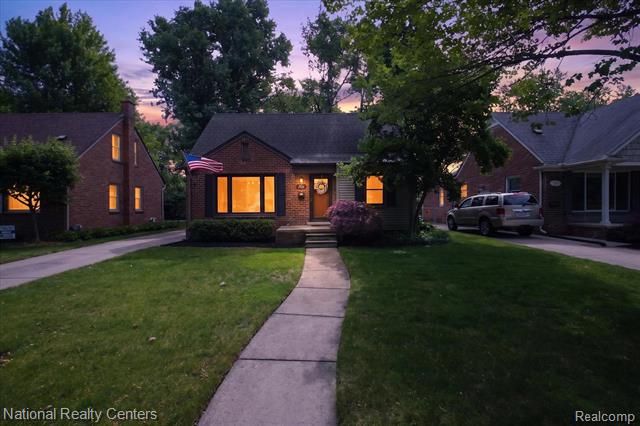 front view for 2436 N Vermont Ave, Royal Oak, Mi. 48073
