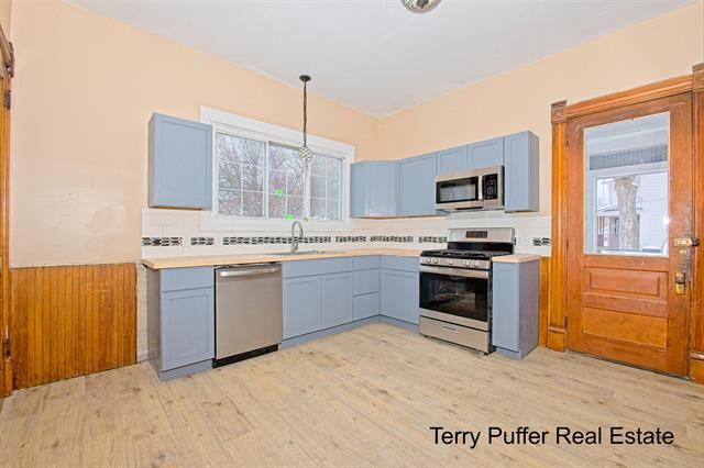 Builiding view sixteen for 528 Jefferson, Hastings, MI. 49058