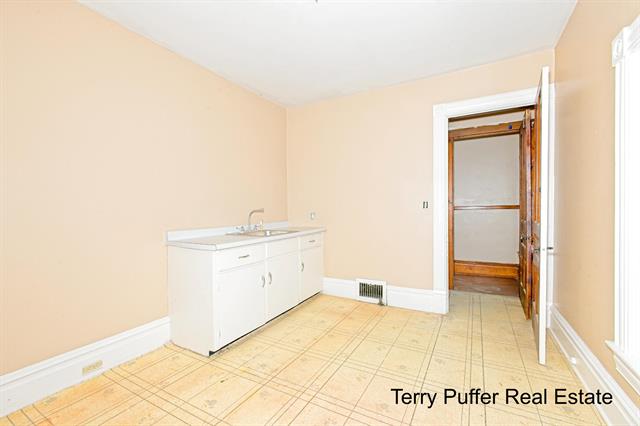 Builiding view thirty five for 528 Jefferson, Hastings, MI. 49058