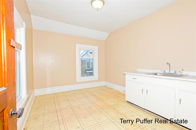 Builiding view thirty four for 528 Jefferson, Hastings, MI. 49058