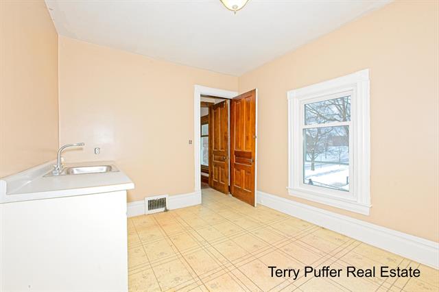 Builiding view thirty six for 528 Jefferson, Hastings, MI. 49058