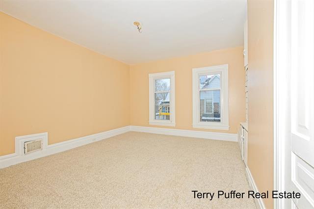 Builiding view twenty five for 528 Jefferson, Hastings, MI. 49058