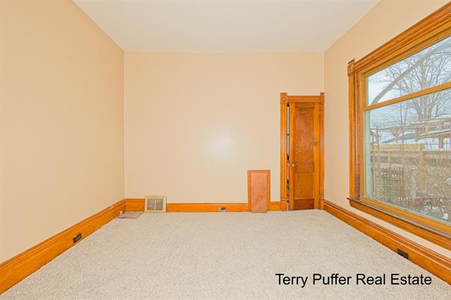 Builiding view twenty two for 528 Jefferson, Hastings, MI. 49058