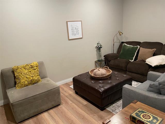 Builiding view thirty five for 5250 Queen Victoria, Kalamazoo, MI. 49009