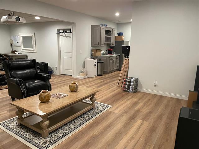 Builiding view thirty two for 5250 Queen Victoria, Kalamazoo, MI. 49009