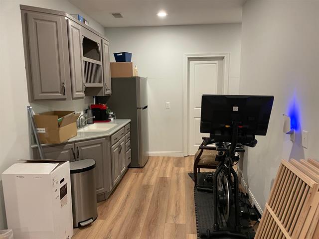 Builiding view twenty nine for 5250 Queen Victoria, Kalamazoo, MI. 49009