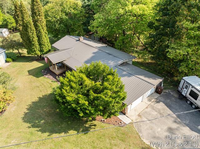 Builiding view four for 1731 Horizon, Ionia, MI. 48846