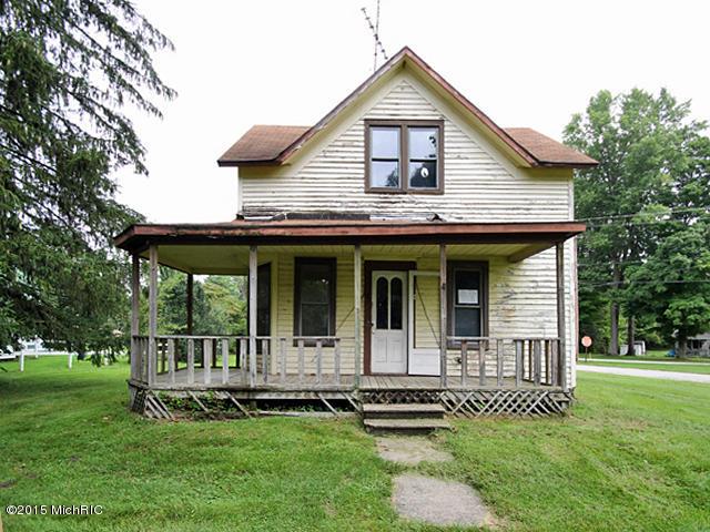 front view for 329 E St. Joseph Street, Lawrence, Mi. 49064