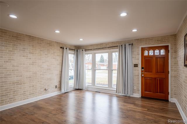 Builiding view one for 1539 Dulong, Madison Heights, MI. 48071