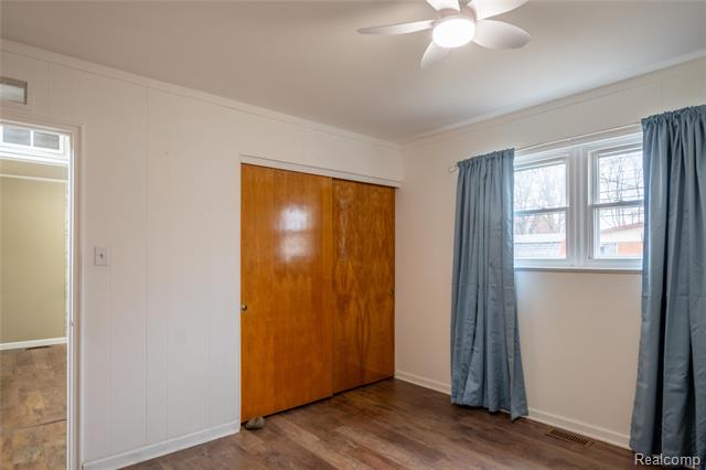 Builiding view six for 1539 Dulong, Madison Heights, MI. 48071