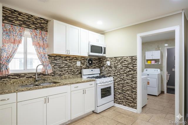 Builiding view sixteen for 1539 Dulong, Madison Heights, MI. 48071