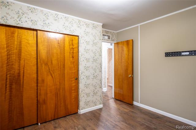 Builiding view twelve for 1539 Dulong, Madison Heights, MI. 48071