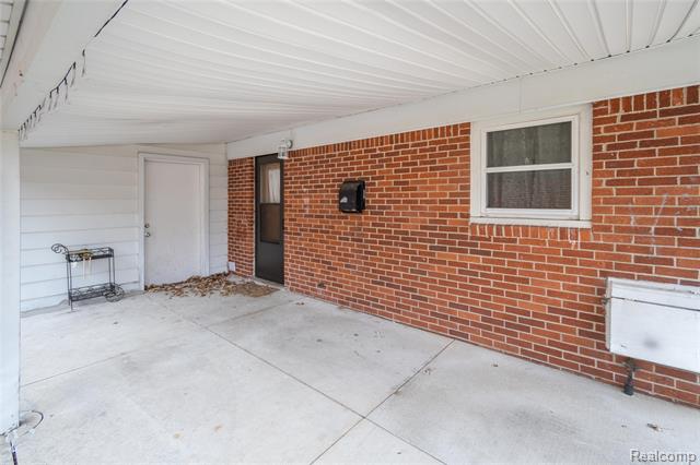 Builiding view twenty three for 1539 Dulong, Madison Heights, MI. 48071