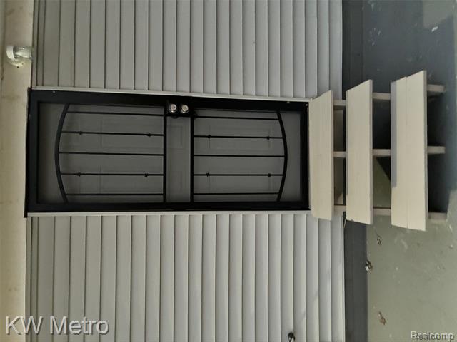 Builiding view eighteen for 15476 Strathmoor, Detroit, MI. 48227