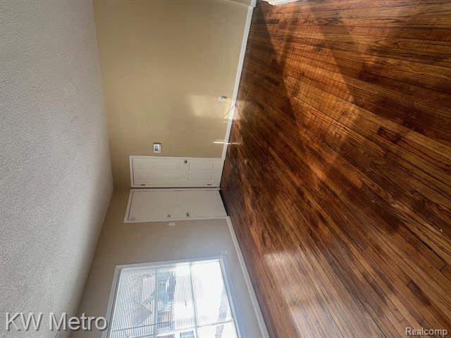 Builiding view one for 15476 Strathmoor, Detroit, MI. 48227