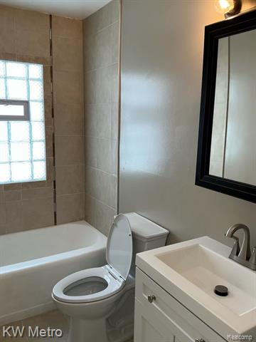 Builiding view thirteen for 15476 Strathmoor, Detroit, MI. 48227