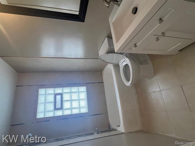 Builiding view twelve for 15476 Strathmoor, Detroit, MI. 48227