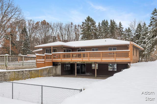 Builiding view forty seven for 945 60Th, Wyoming, MI. 49509