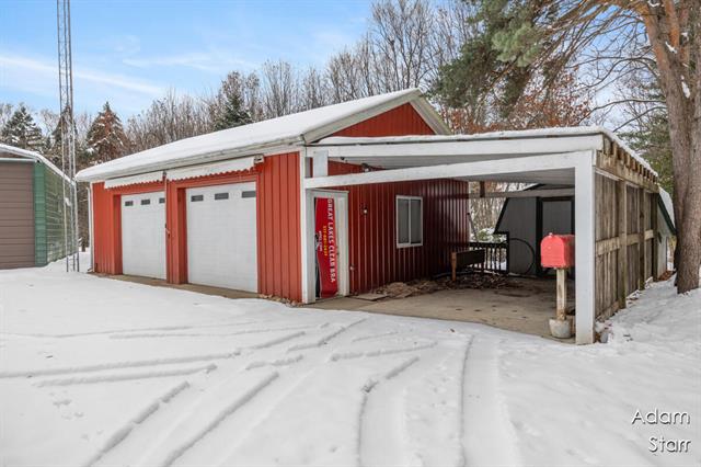 Builiding view forty for 945 60Th, Wyoming, MI. 49509